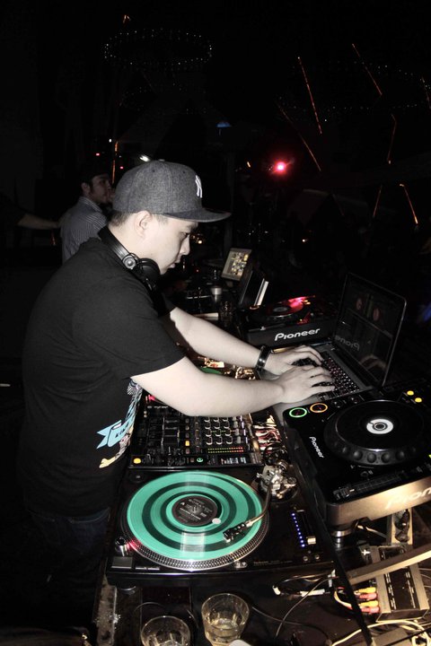 270178_2050569976578_1014349034_2231753_836299_n