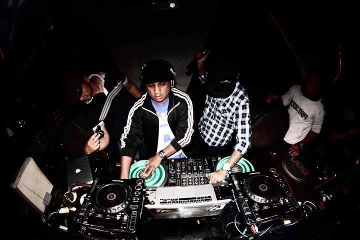 281363_2050563416414_1014349034_2231730_3395703_n