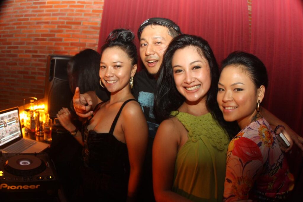 Pics from Solid Gold @ Club Monaco Sept 2011