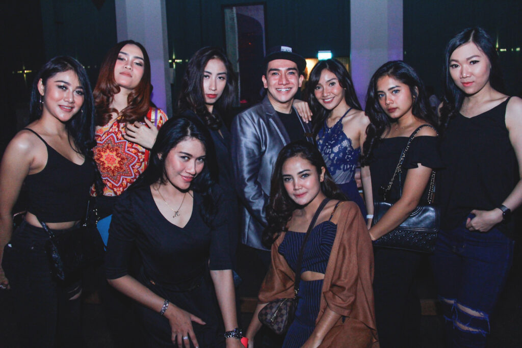 ISSAVIBE Summer Vibes Edition